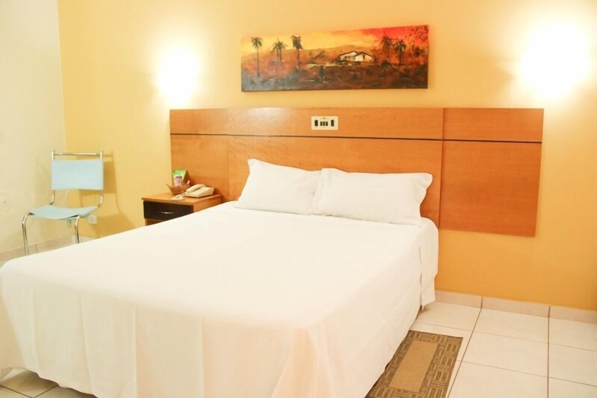 Real Palace Hotel Tres Lagoas Exterior photo